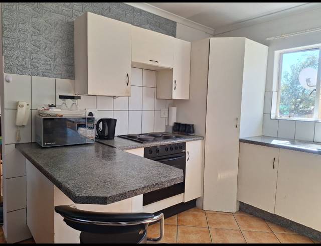 2 BEDROOM FLAT SOLD IN RENSBURG